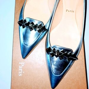 XSOLDXChristian Louboutin Flats